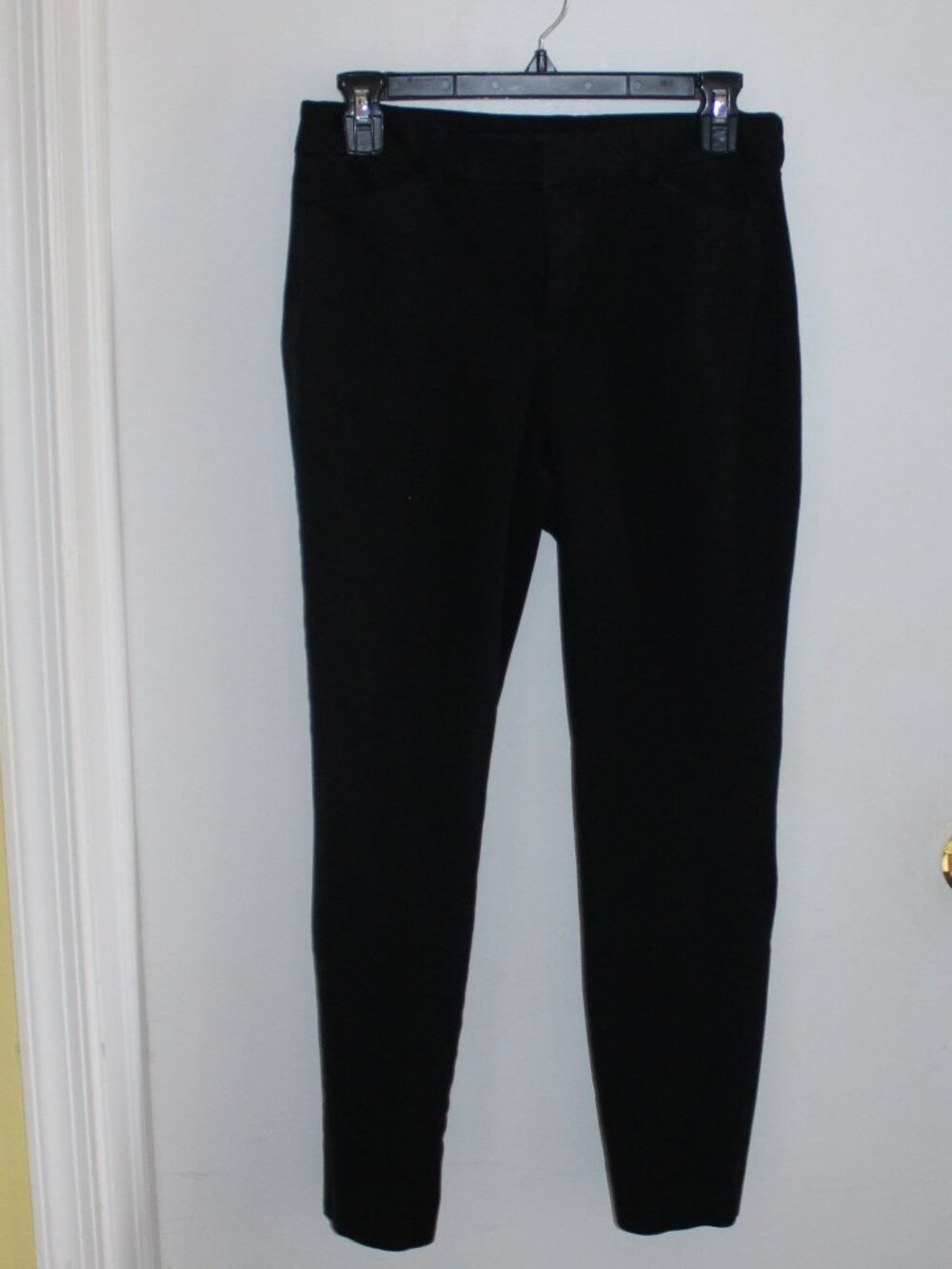 Black Old Navy High-Waisted Pixie Skinny Pants Size 6